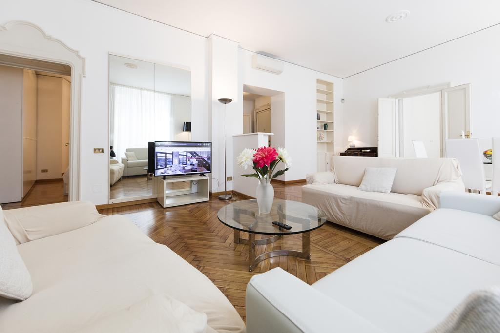 Heart Milan Apartments Duomo Castello Room photo